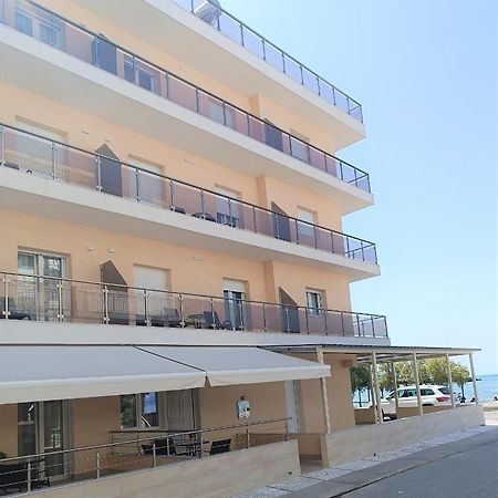 Navarino Luxe Suites With Sea View Peraía Exterior foto