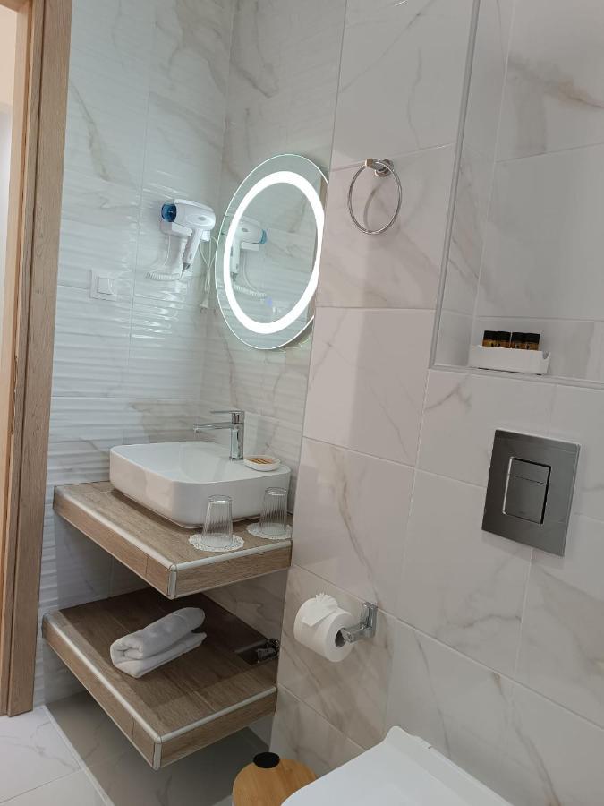 Navarino Luxe Suites With Sea View Peraía Exterior foto